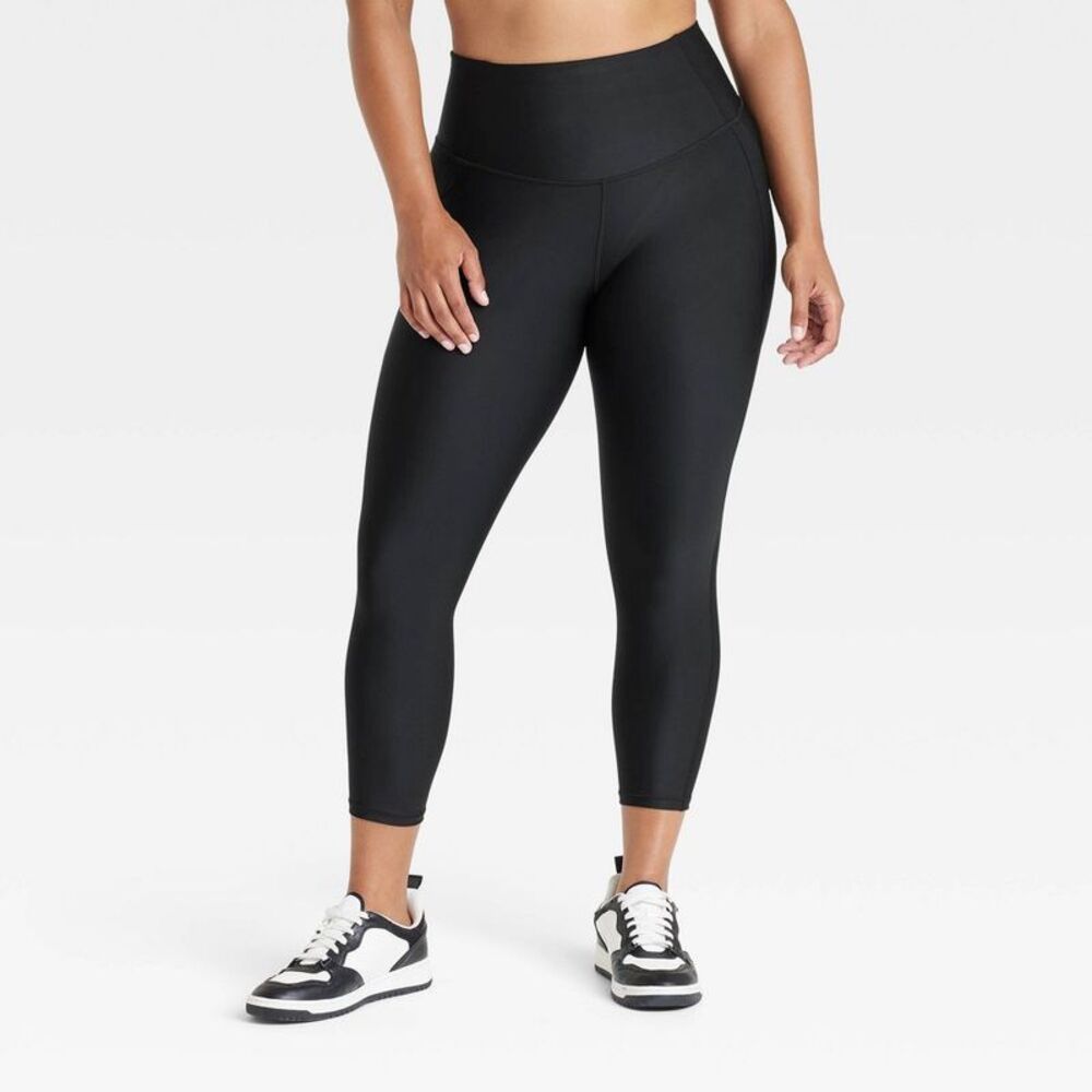 All In Motion - Women's Effortless Support High-Rise Pocketed Capr Black - Picture 3 of 4